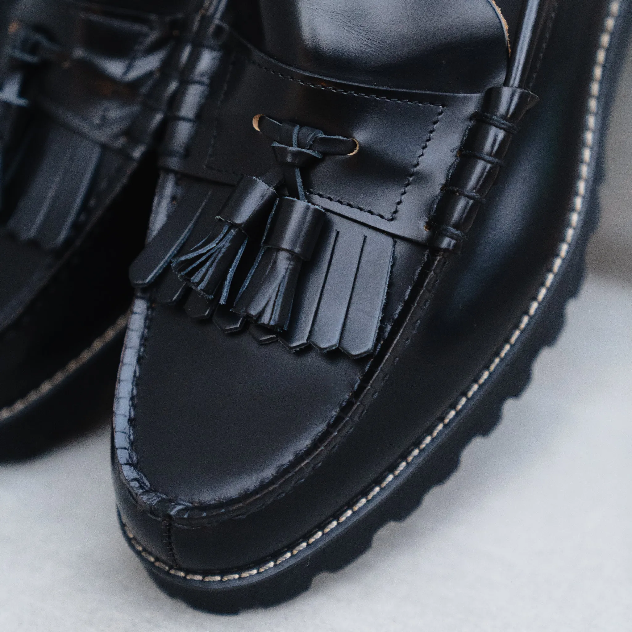 【B-Grade】MENS TANK SOLE QUILT TASSEL LOAFERS / BLACK