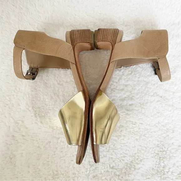 Eileen Fisher Gold &amp; Tan Catch Leather Ankle-Wrap Stacked Heel Sandals Size 8