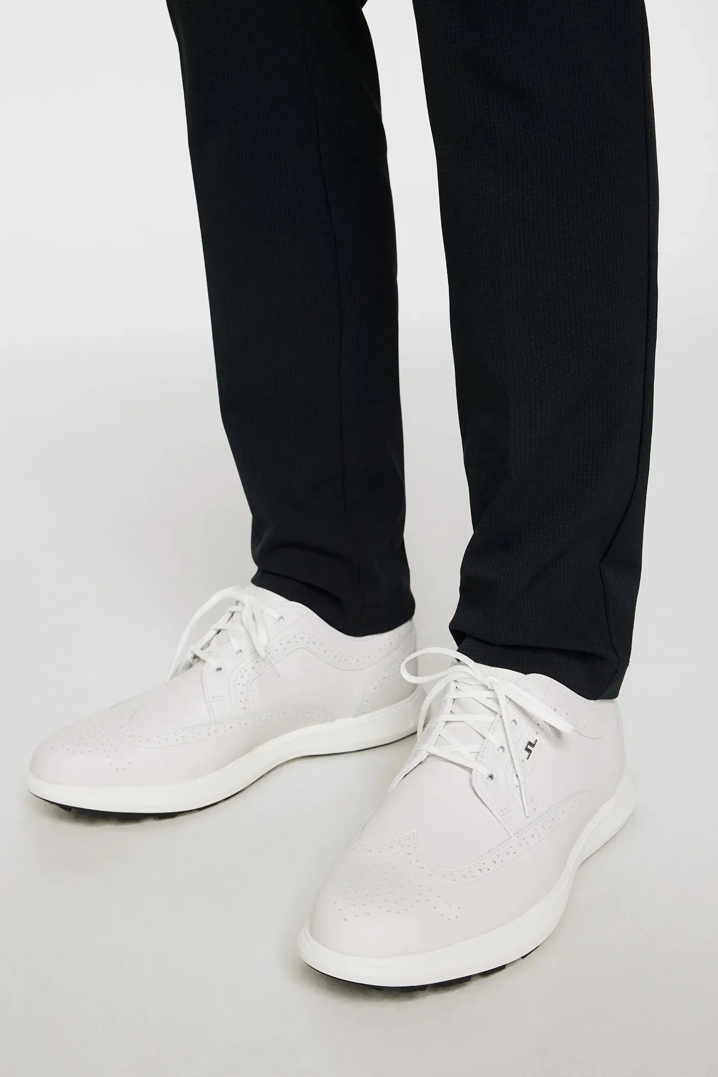 FAIRWAY BROGUE GOLF SHOE (WHITE) - J LINDEBERG