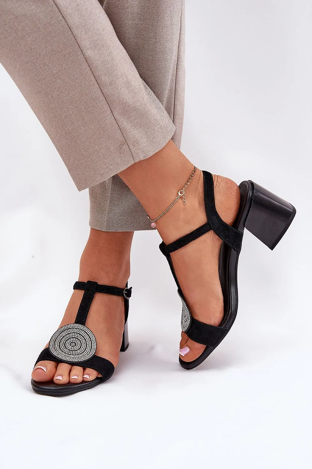 Heel sandals Step in style