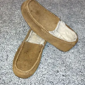 KOOLABURRA BY UGG 11 Tipton Chestnut Men’s Slippers