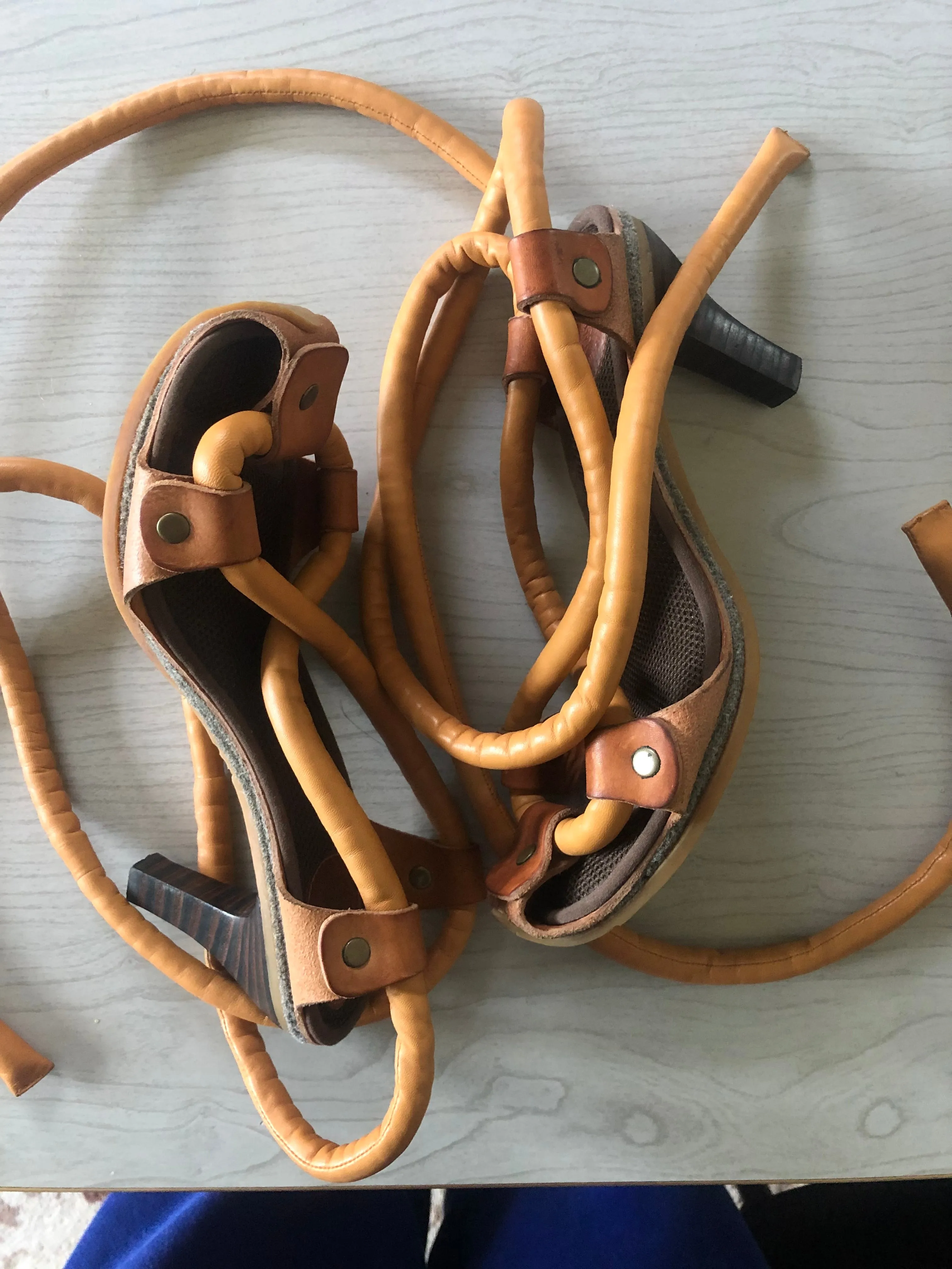 Leather tie sandals, 41
