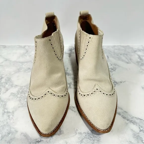 Madewell The Grayson Brogue dried flax beige western Chelsea ankle Boot suede