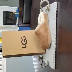 NWT UGG K KEEGAN SLIPPERS