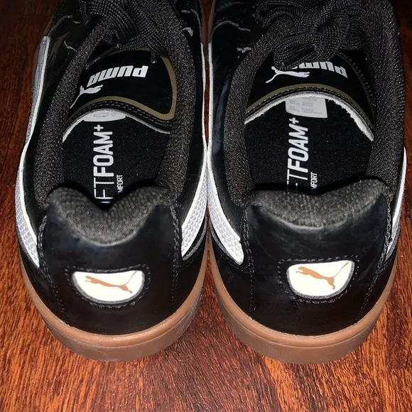 Pumas size 11