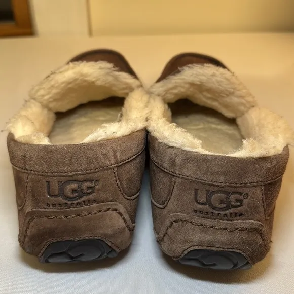 UGG Ascot Matte Leather Slipper - Tan size 10