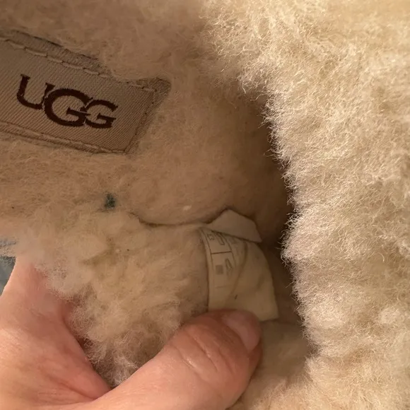 Ugg Little Kids Cozy I slippers size Little Kid 1 in Chestnut