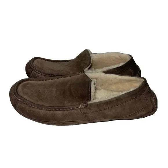 UGG Man Slippers Size 10