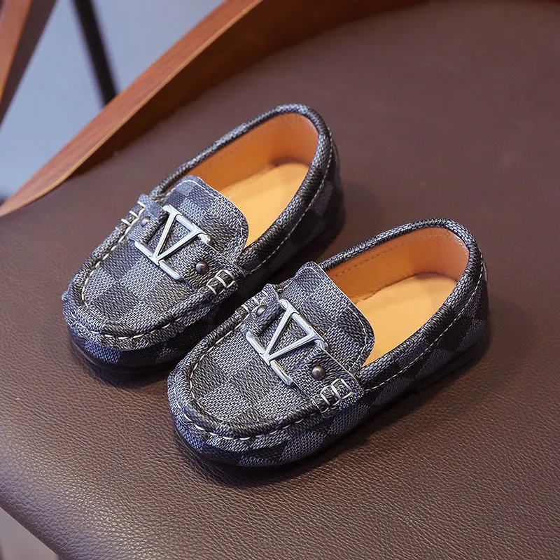 V LETTER CHECKERED LOAFERS - BLACK