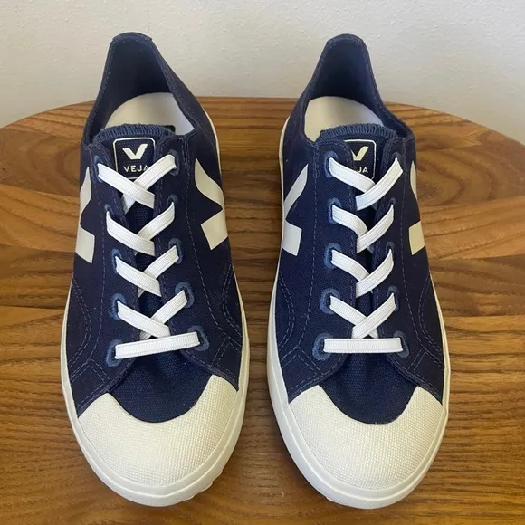 Veja Flip Elastic Laces Canvas In Marine Pierre