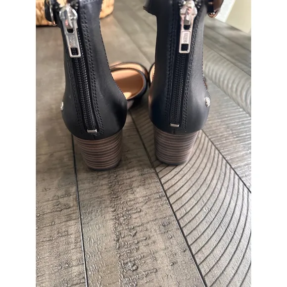 Women's UGG Eugenia Sandals Size 7.5 Black